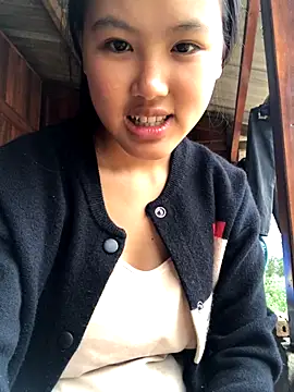 Snapshot of Mai_lovely chatting on 22, 10, 2025 Mai lovely online show from 22, 10, 2025