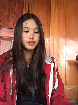 Snapshot of Mai_lovely chatting on 8, 11, 2025 Mai lovely online show from 8, 11, 2025