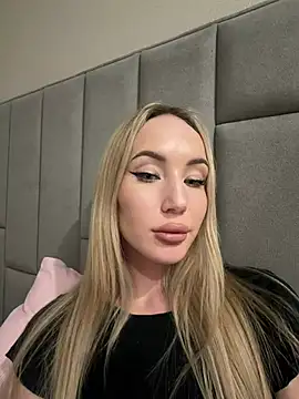 Snapshot of MaryDavies chatting on 8, 3, 2026 MaryDavies online show from 8, 3, 2026