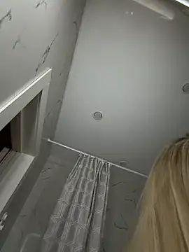 Snapshot of MaryDavies chatting on 6, 4, 2026 MaryDavies online show from 6, 4, 2026