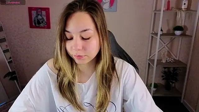 Al1ice Moures online show from 10, 3, 2026