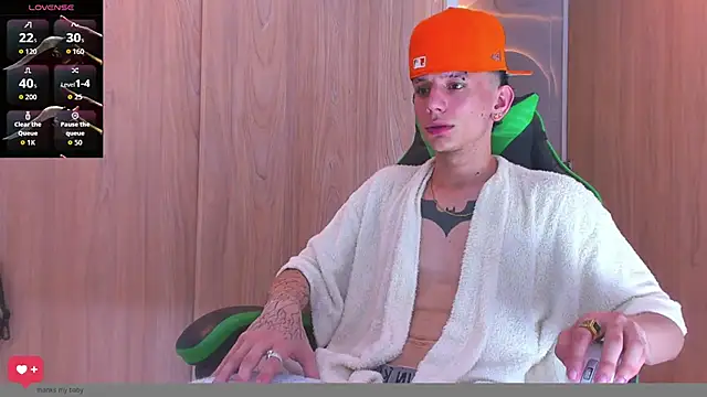 Snapshot of Skinny_batman chatting on 3, 10, 2025 Skinny batman online show from 3, 10, 2025