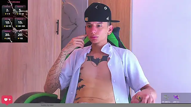 Snapshot of Skinny_batman chatting on 14, 10, 2025 Skinny batman online show from 14, 10, 2025