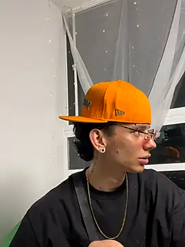 Snapshot of Skinny_batman chatting on 26, 10, 2025 Skinny batman online show from 26, 10, 2025