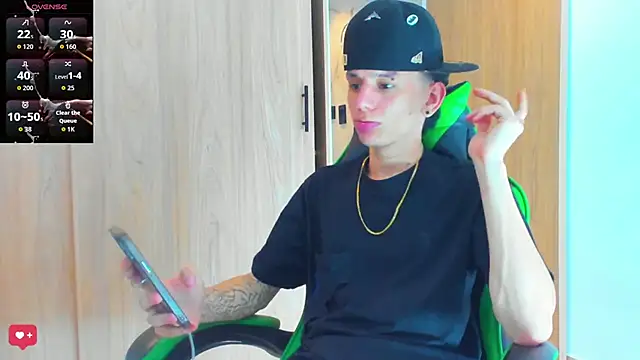 Snapshot of Skinny_batman chatting on 29, 10, 2025 Skinny batman online show from 29, 10, 2025