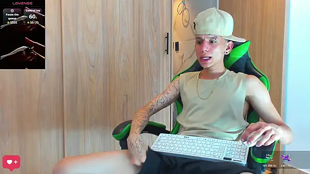 Snapshot of Skinny_batman chatting on 30, 10, 2025 Skinny batman online show from 30, 10, 2025