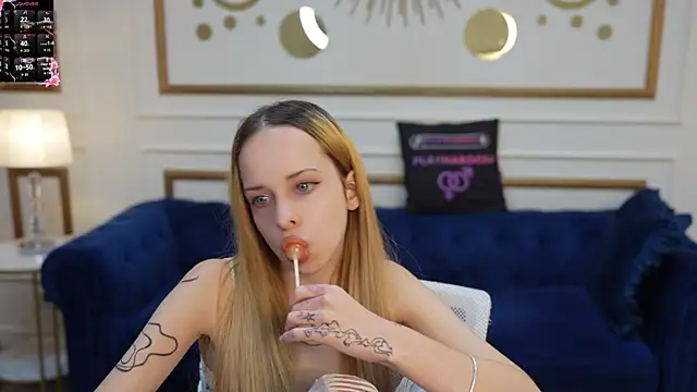 Snapshot of Luchi_Sun chatting on 15, 10, 2025 Luchi Sun online show from 15, 10, 2025