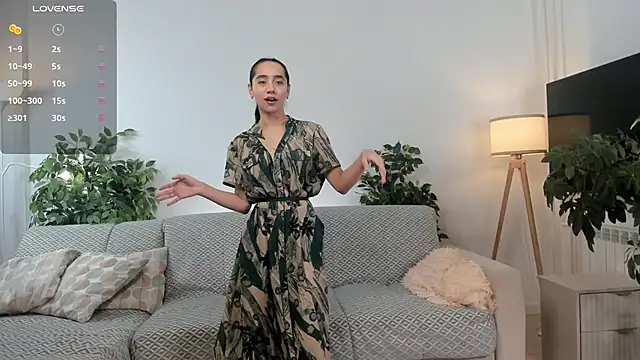 Snapshot of LoidaTatom chatting on 8, 10, 2025 LoidaTatom online show from 8, 10, 2025