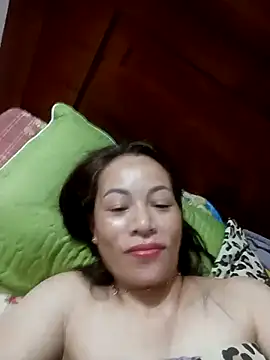 Snapshot of suka-bae chatting on 28, 9, 2025 suka-bae online show from 28, 9, 2025