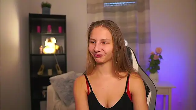 Snapshot of emmie_murray chatting on 21, 2, 2026 emmie murray online show from 21, 2, 2026