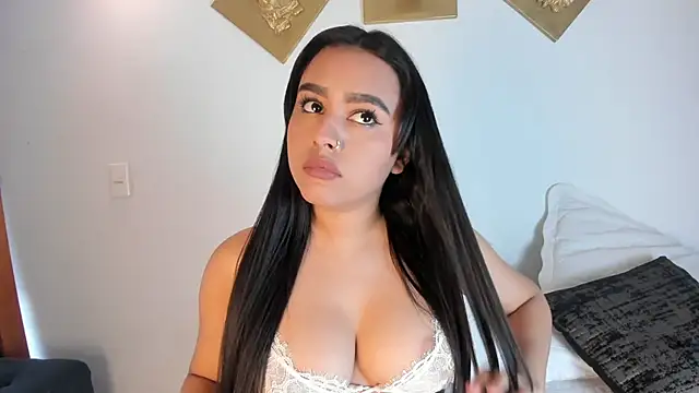 Snapshot of CharlottePetitte chatting on 16, 10, 2025 CharlottePetitte online show from 16, 10, 2025