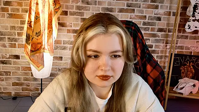 Snapshot of HaleySun chatting on 25, 9, 2025 HaleySun online show from 25, 9, 2025