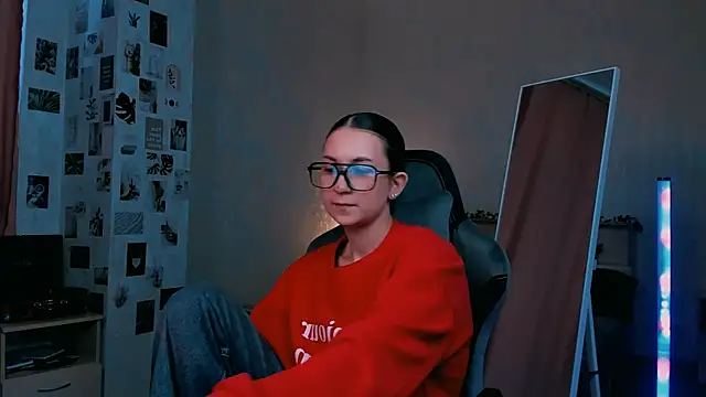 Snapshot of raviolly046 chatting on 1, 10, 2025 raviolly046 online show from 1, 10, 2025