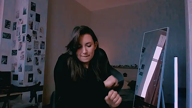 Snapshot of raviolly046 chatting on 9, 10, 2025 raviolly046 online show from 9, 10, 2025