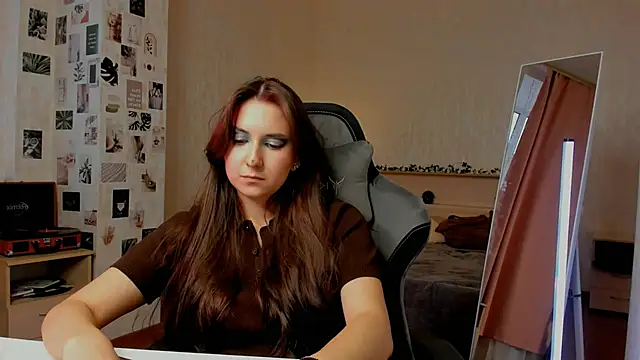 Snapshot of raviolly046 chatting on 10, 10, 2025 raviolly046 online show from 10, 10, 2025