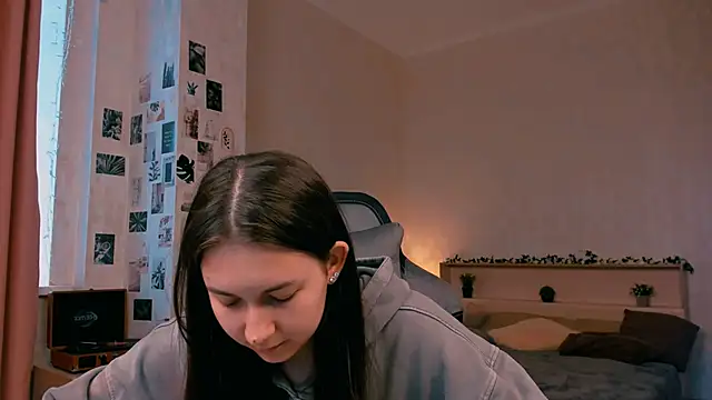 Snapshot of raviolly046 chatting on 18, 10, 2025 raviolly046 online show from 18, 10, 2025