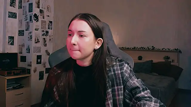 Snapshot of raviolly046 chatting on 10, 11, 2025 raviolly046 online show from 10, 11, 2025