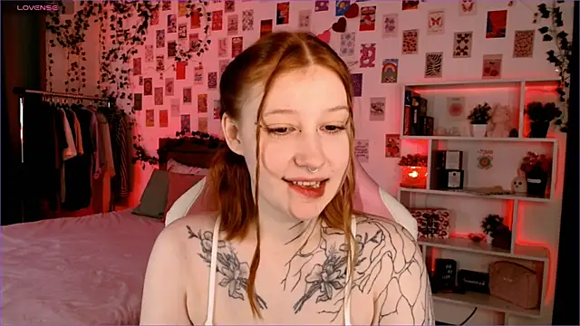 Ayla Hicks online show from 1, 10, 2025