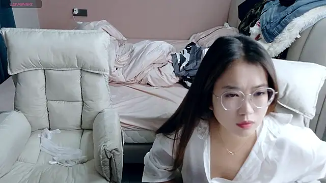 Snapshot of redrose520 chatting on 2, 11, 2025 redrose520 online show from 2, 11, 2025