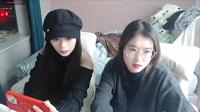 Snapshot of redrose520 chatting on 9, 11, 2025 redrose520 online show from 9, 11, 2025