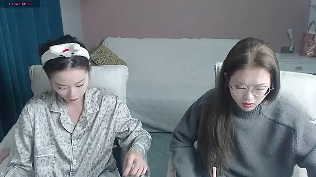 Snapshot of redrose520 chatting on 2, 3, 2026 redrose520 online show from 2, 3, 2026