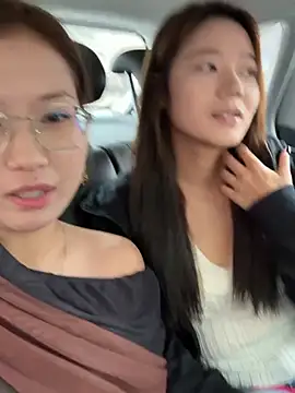 Snapshot of redrose520 chatting on 5, 3, 2026 redrose520 online show from 5, 3, 2026