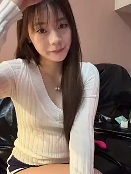 Snapshot of redrose520 chatting on 16, 4, 2026 redrose520 online show from 16, 4, 2026