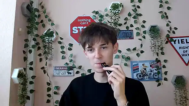 Snapshot of Hoot_Dude_ chatting on 6, 10, 2025 Hoot Dude online show from 6, 10, 2025