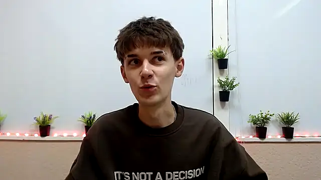 Snapshot of Hoot_Dude_ chatting on 28, 10, 2025 Hoot Dude online show from 28, 10, 2025