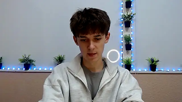 Snapshot of Hoot_Dude_ chatting on 17, 11, 2025 Hoot Dude online show from 17, 11, 2025