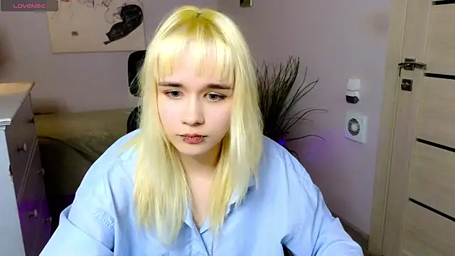 Snapshot of Shuhua_Meow chatting on 29, 9, 2025 Shuhua Meow online show from 29, 9, 2025