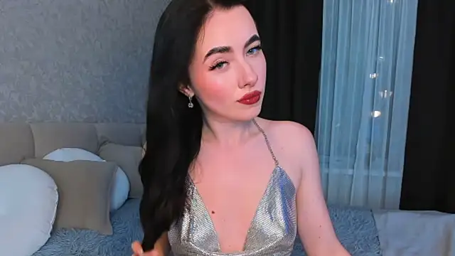 Snapshot of Milla_Moore chatting on 7, 10, 2025 Milla Moore online show from 7, 10, 2025