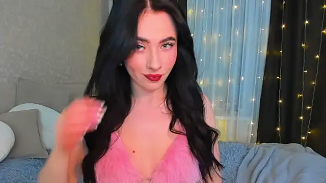 Snapshot of Milla_Moore chatting on 12, 11, 2025 Milla Moore online show from 12, 11, 2025