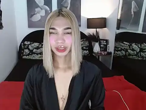 Snapshot of julietdelaveigne chatting on 17, 10, 2025 julietdelaveigne online show from 17, 10, 2025