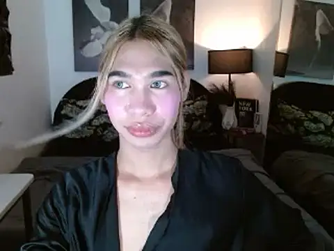 Snapshot of julietdelaveigne chatting on 18, 10, 2025 julietdelaveigne online show from 18, 10, 2025
