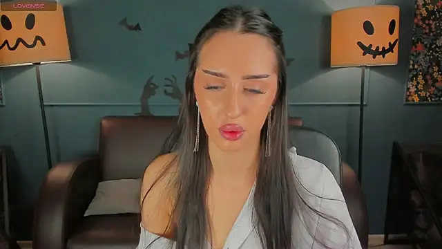 Snapshot of LisaFoxie chatting on 26, 10, 2025 LisaFoxie online show from 26, 10, 2025