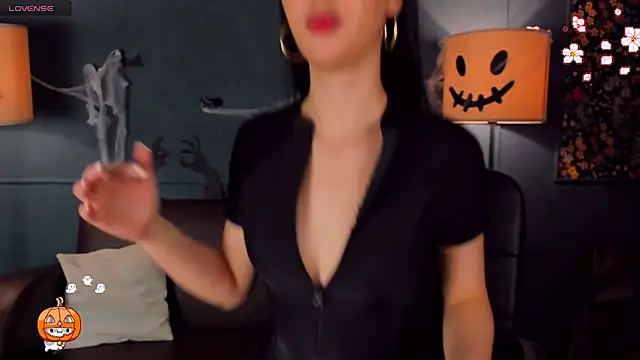 Snapshot of LisaFoxie chatting on 3, 11, 2025 LisaFoxie online show from 3, 11, 2025