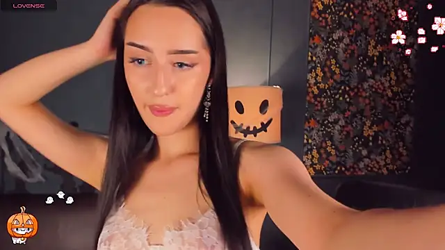 Snapshot of LisaFoxie chatting on 10, 11, 2025 LisaFoxie online show from 10, 11, 2025