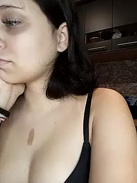 Snapshot of kisette chatting on 11, 10, 2025 kisette online show from 11, 10, 2025