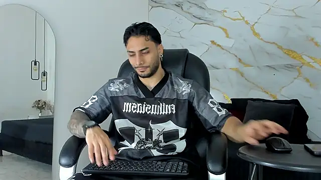 Miike Stone1 online show from 15, 10, 2025