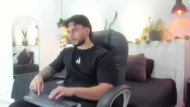 Miike Stone1 online show from 6, 1, 2026