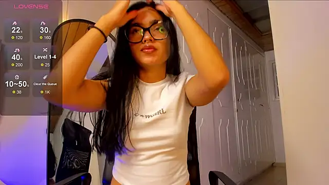 Snapshot of cherry_bunnyx chatting on 9, 10, 2025 cherry bunnyx online show from 9, 10, 2025