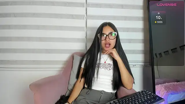 Snapshot of cherry_bunnyx chatting on 24, 10, 2025 cherry bunnyx online show from 24, 10, 2025