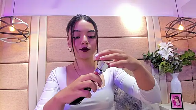 Snapshot of AriaBelles chatting on 10, 10, 2025 AriaBelles online show from 10, 10, 2025