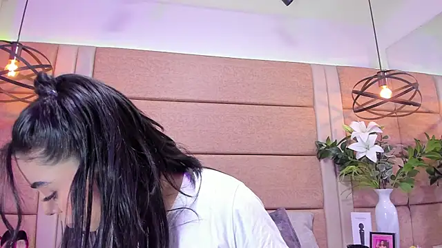 Snapshot of AriaBelles chatting on 27, 10, 2025 AriaBelles online show from 27, 10, 2025