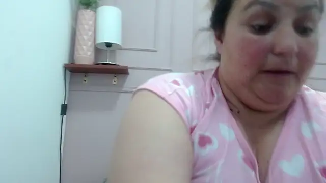 Snapshot of SweetRouse__ chatting on 5, 10, 2025 SweetRouse online show from 5, 10, 2025