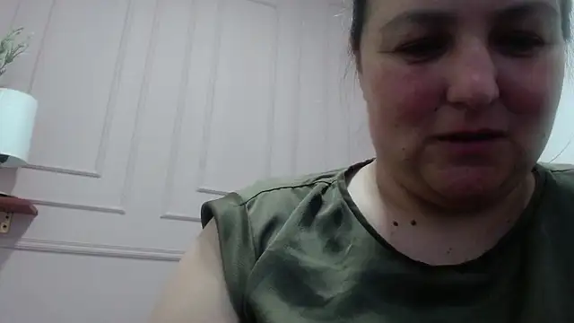 Snapshot of SweetRouse__ chatting on 10, 10, 2025 SweetRouse online show from 10, 10, 2025