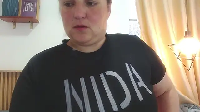 Snapshot of SweetRouse__ chatting on 17, 10, 2025 SweetRouse online show from 17, 10, 2025