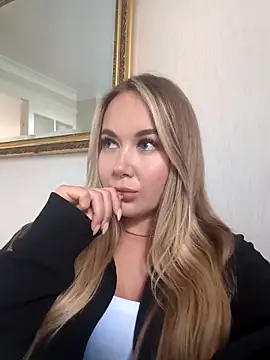 Snapshot of BarbieDolly_x chatting on 24, 10, 2025 BarbieDolly x online show from 24, 10, 2025