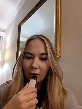 Snapshot of BarbieDolly_x chatting on 6, 11, 2025 BarbieDolly x online show from 6, 11, 2025